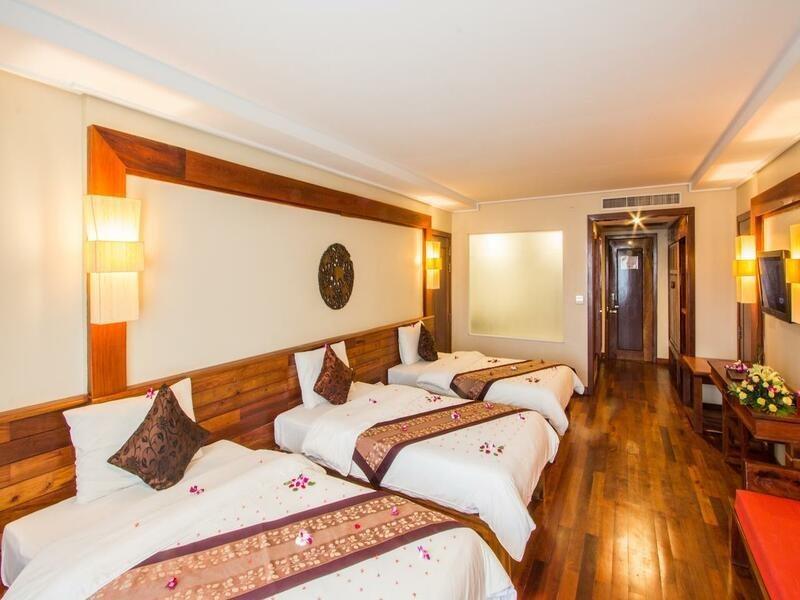 Royal Empire Premium Hotel Siem Reap Luaran gambar