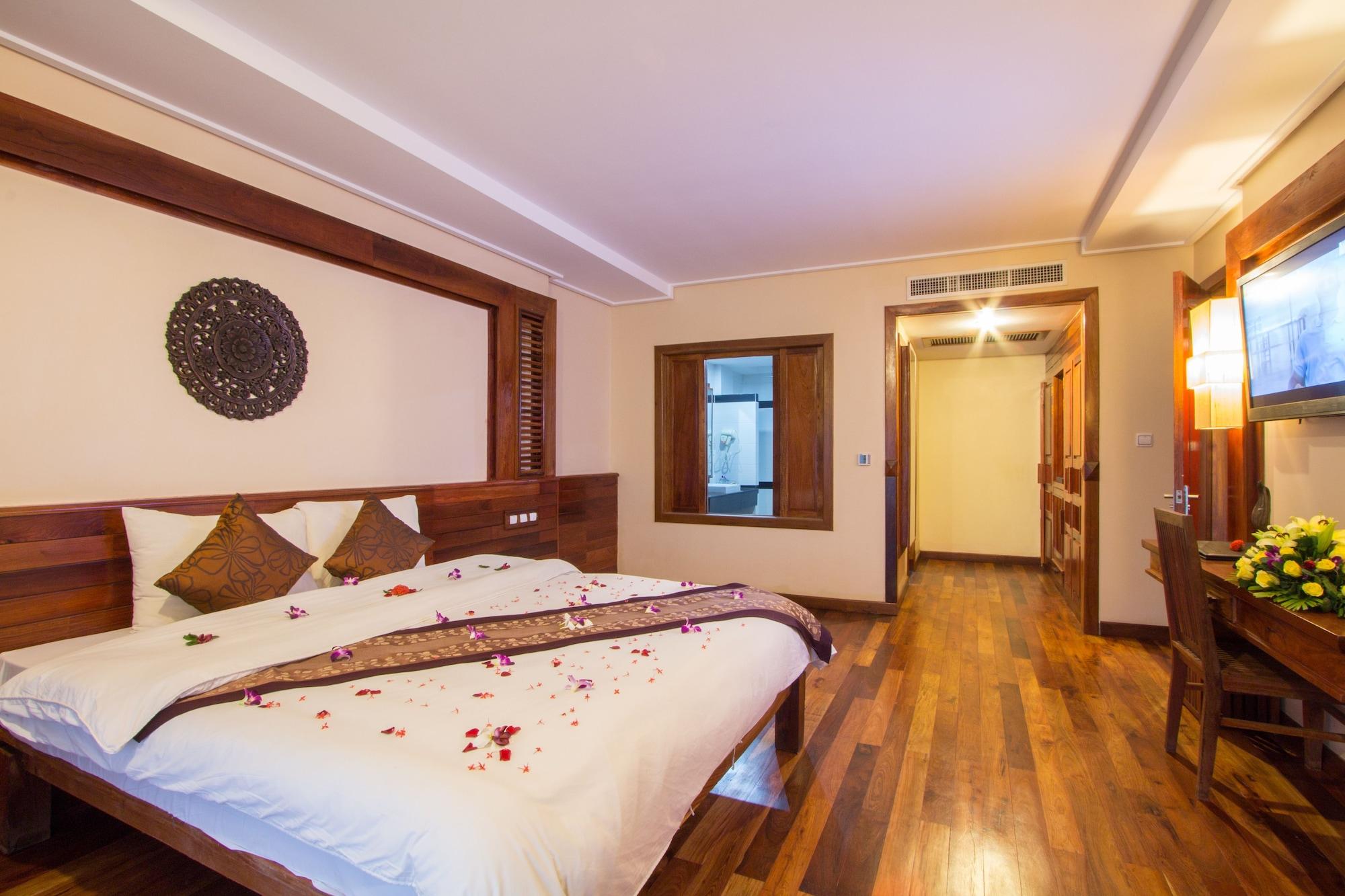 Royal Empire Premium Hotel Siem Reap Luaran gambar