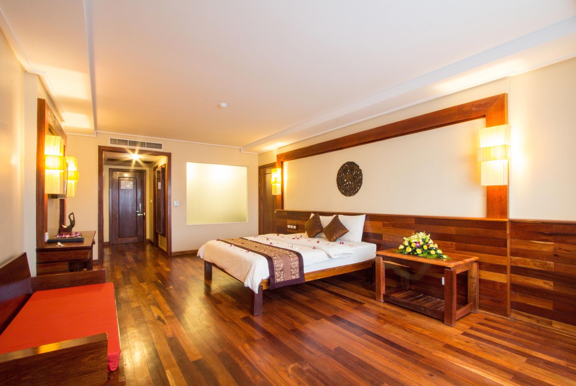 Royal Empire Premium Hotel Siem Reap Luaran gambar