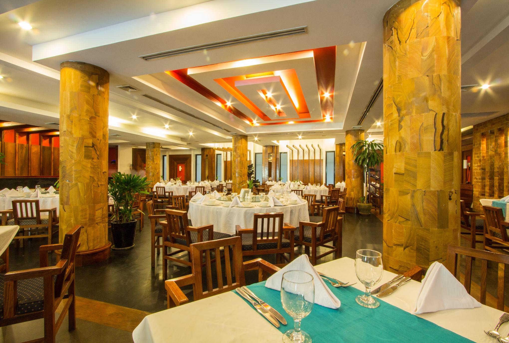 Royal Empire Premium Hotel Siem Reap Luaran gambar