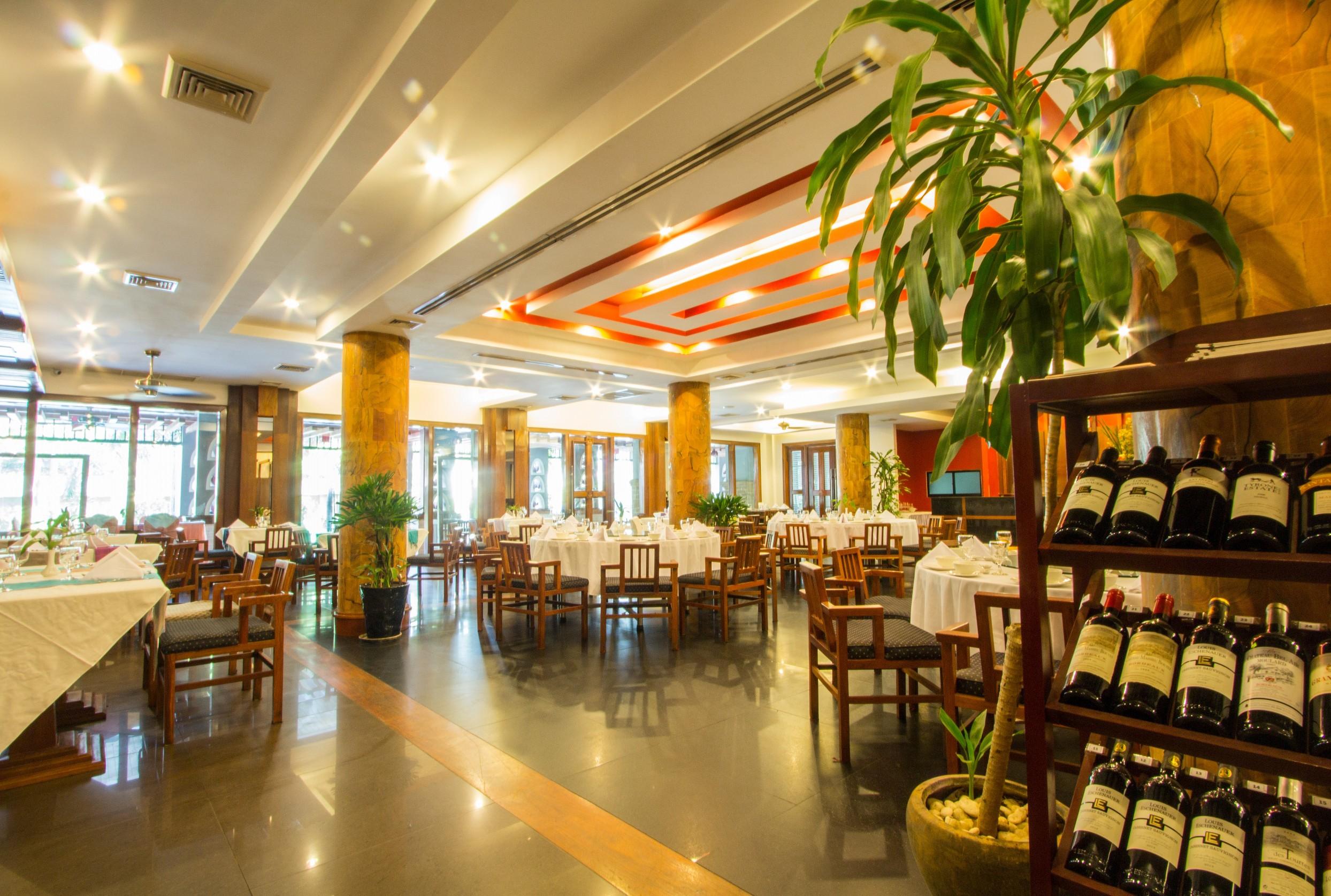 Royal Empire Premium Hotel Siem Reap Luaran gambar