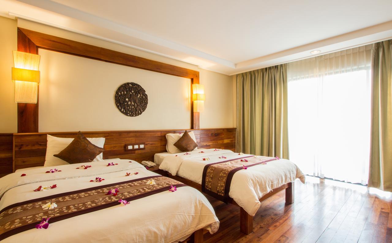 Royal Empire Premium Hotel Siem Reap Luaran gambar