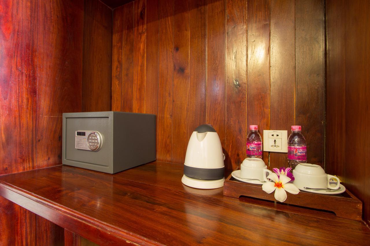 Royal Empire Premium Hotel Siem Reap Luaran gambar