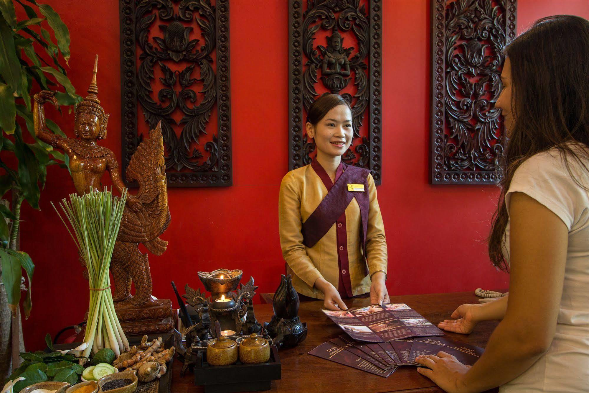Royal Empire Premium Hotel Siem Reap Luaran gambar