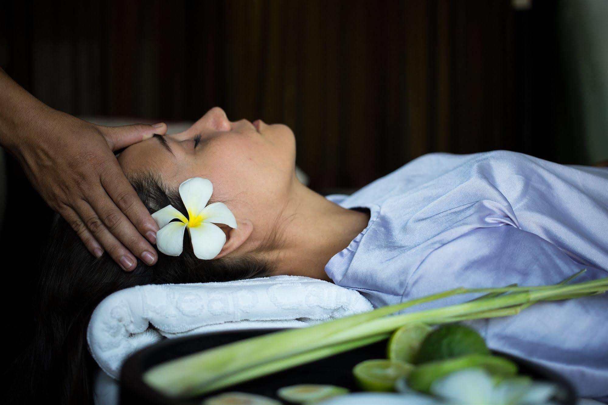 Royal Empire Premium Hotel Siem Reap Luaran gambar