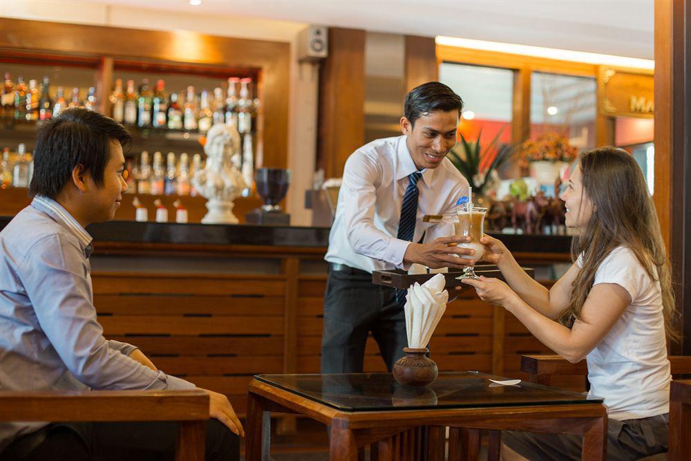 Royal Empire Premium Hotel Siem Reap Luaran gambar